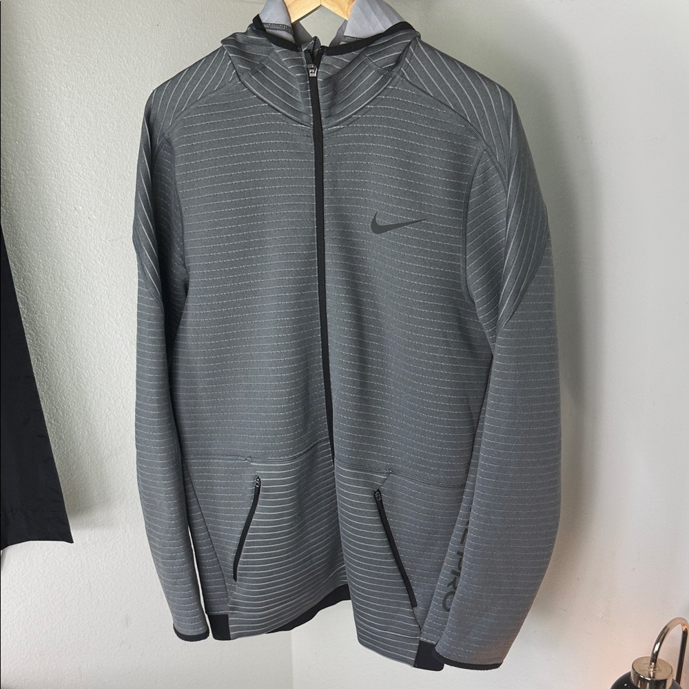 Nike Men's Striped Gray Performance Jacket